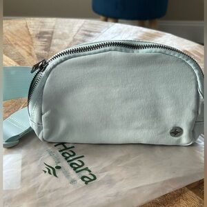HALARA Mint Green Crossbody Bag